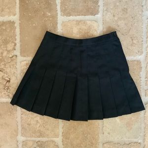COURT CASUALS Black Pleated Tennis Skirt size 10 M